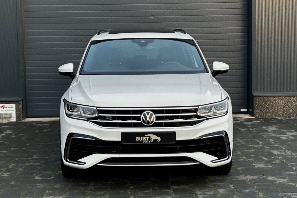 Volkswagen Tiguan 1.4 TSI eHybrid R-Line 245pk PANO TREKHAAK, 1716 kg, 4 cilinders, Met garantie (alle), Alcantara