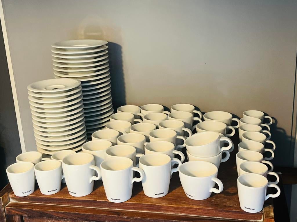 Set van Nespresso Professional Collection., Ophalen of Verzenden, Porselein, Overige stijlen, Kop(pen) en/of Schotel(s)
