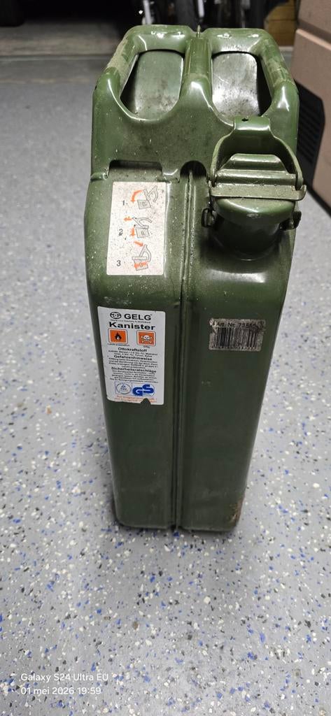 Robuuste metalen jerrycan - 20 liter - Groen, Ophalen, Gebruikt, Universele onderdelen