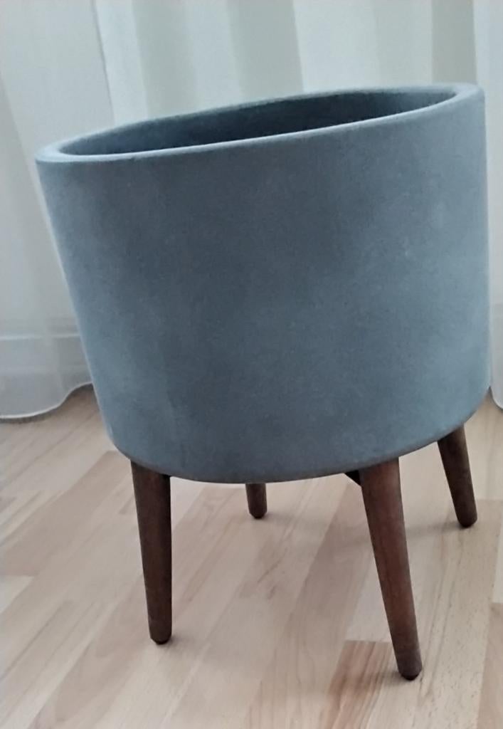 Bloempot met standaard / beschikbaar, Rond, Zo goed als nieuw, Minder dan 40 cm, Balkon
