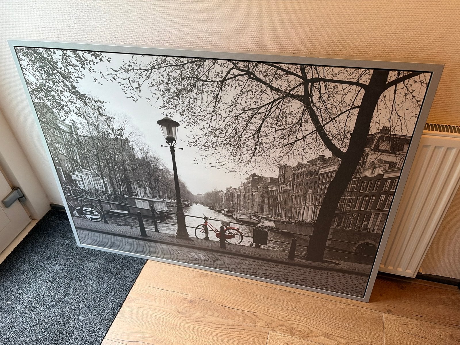 Zwart-wit canvas van Amsterdam met rode rode fiets, Ophalen, Gebruikt, 125 cm of meer, Foto of Poster
