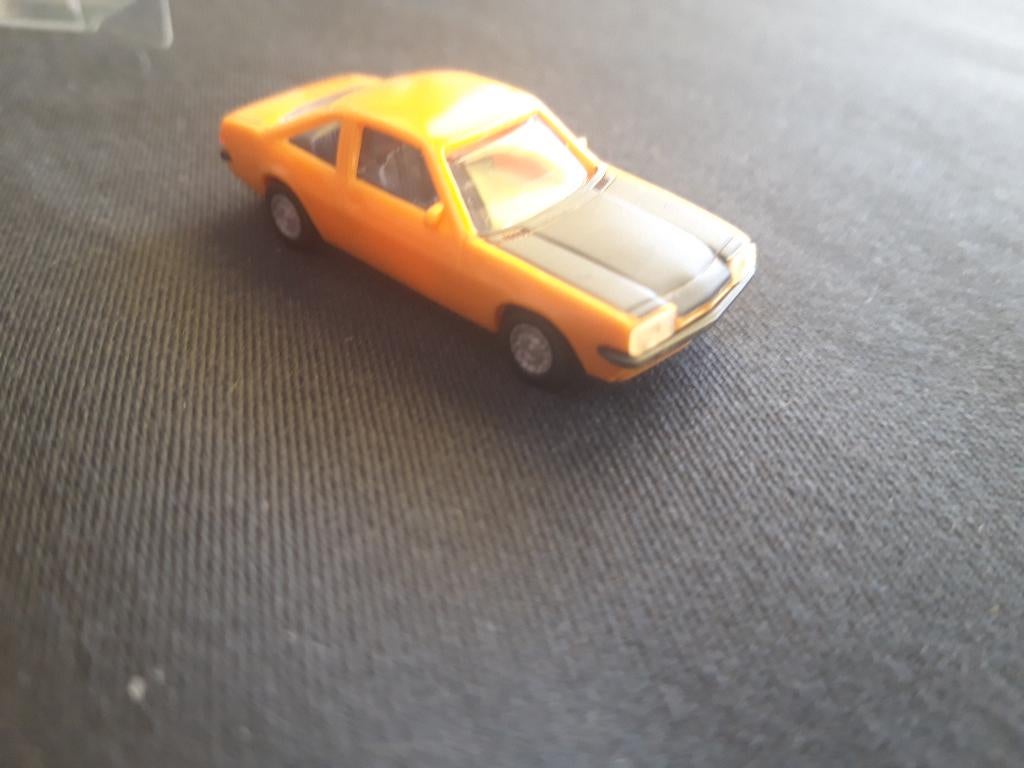Opel Manta B SR okergeel – Euromodell H0, Hobby en Vrije tijd, Modelauto's | 1:87, Ophalen of Verzenden, Zo goed als nieuw, Auto