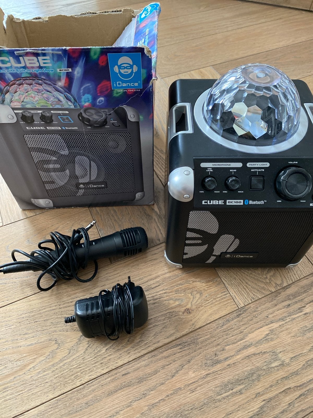 iDance Cube BC100 Bluetooth speaker met microfoon en lichtsh, Ophalen of Verzenden, Zo goed als nieuw, Complete set