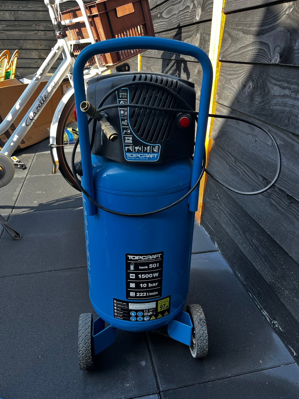 Compressor met uitgebreide accessoireset - Topcraft, Doe-het-zelf en Verbouw, Gebruikt, 10 bar of meer, Ophalen of Verzenden, 25 tot 100 liter