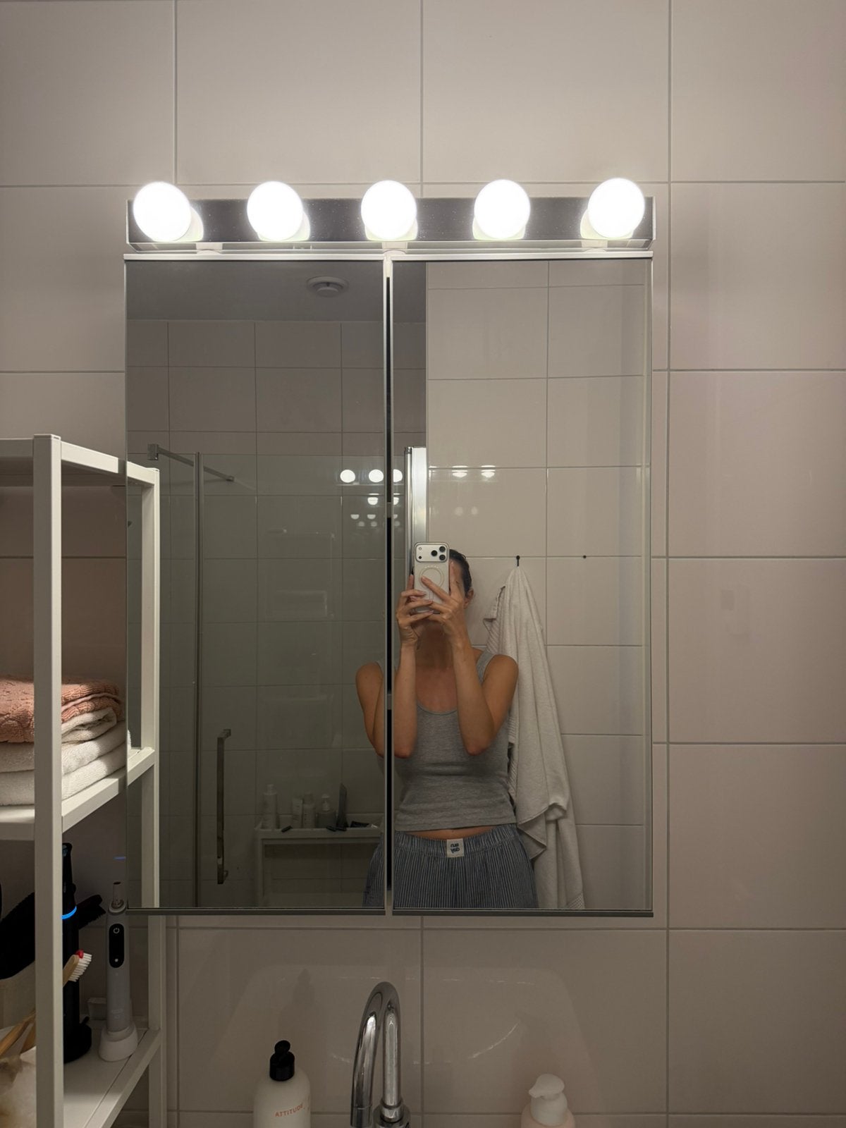 Zo goed als nieuw – IKEA ENHET spiegelkast 60 cm, Ophalen, Spiegelkast, 50 tot 100 cm, Zo goed als nieuw