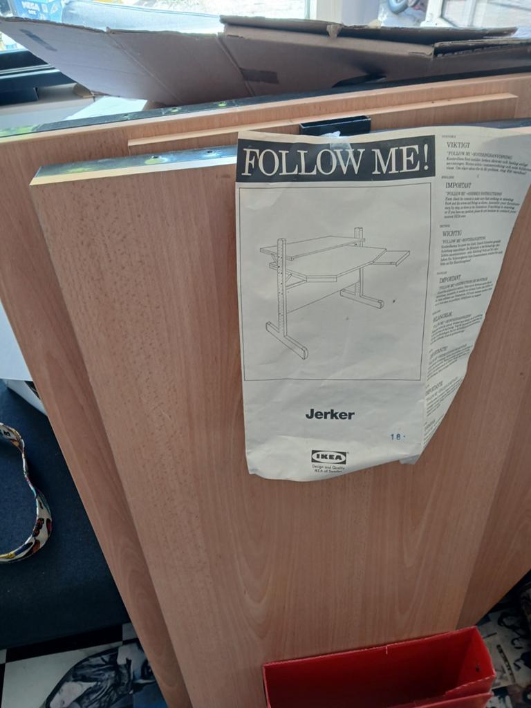 IKEA Jerker computerbureau - Demontabel, Huis en Inrichting, Bureaus, Demontabel, Gebruikt, Hout, Bruin