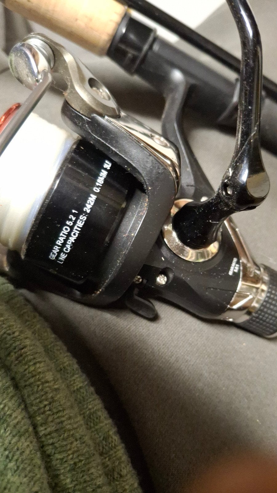 Browning carpwaggler met Shakespeare molen., Ophalen, Zo goed als nieuw, Molen