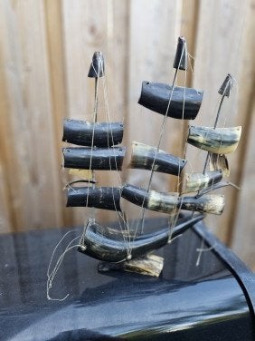 Uniek decoratief scheepsmodel van hoorn, Ophalen of Verzenden