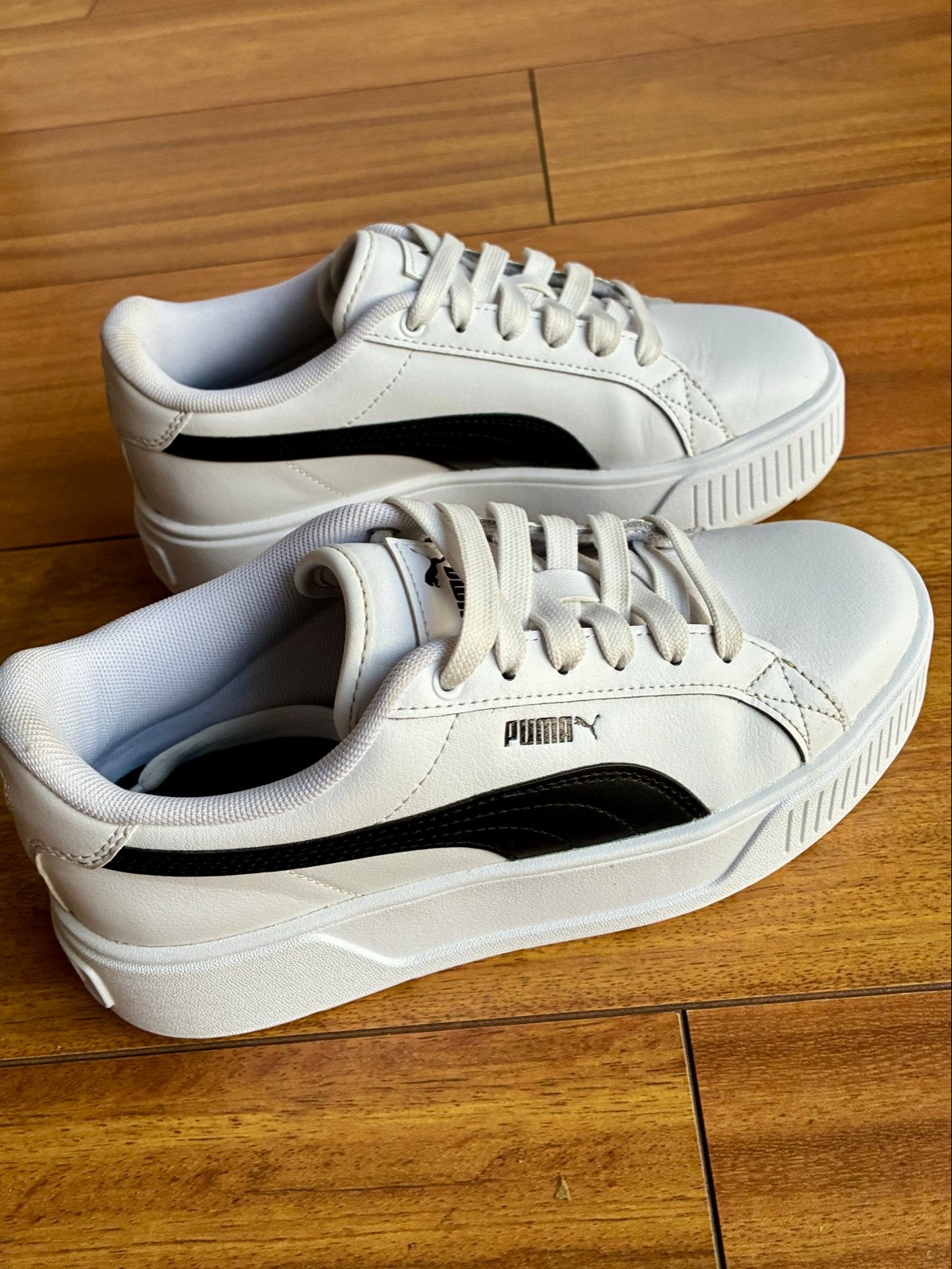 Nieuwe Puma sneakers, te klein gekocht, Wit, Nieuw, Ophalen of Verzenden, Sneakers of Gympen