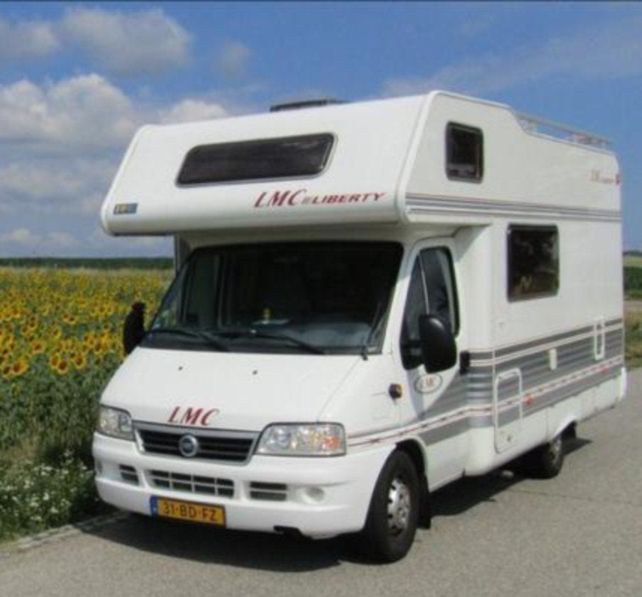 LMC camper met stapelbed, 2x airco en dubbele bodem, 6mtr, Alkoof, Ringverwarming, Buitenlamp, Fiat