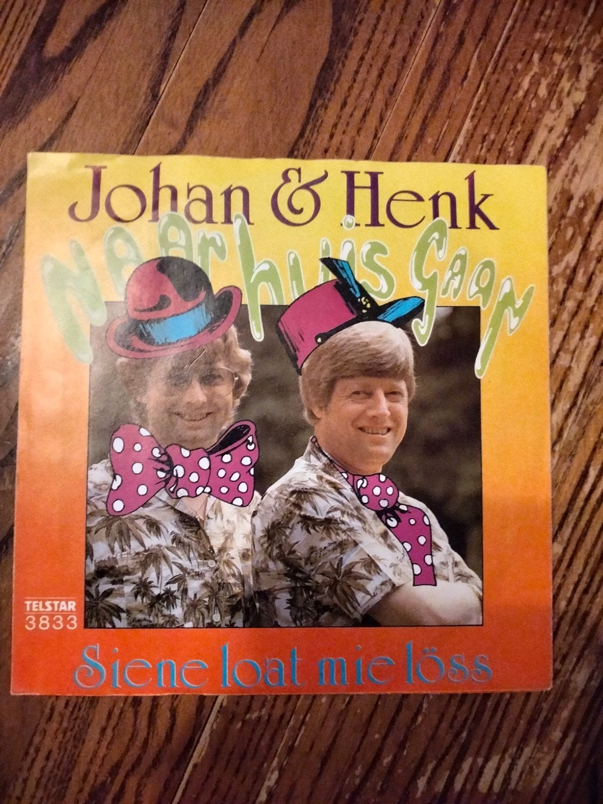 Johan & henk, Ophalen of Verzenden, Zo goed als nieuw, Overige formaten, Levenslied of Smartlap