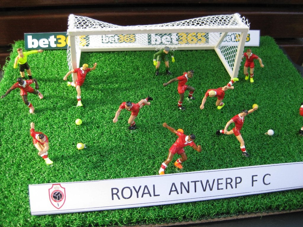 FC ANTWERP, Verzamelen, Verzenden, Nieuw, Buitenlandse clubs, Vaantje of Sjaal