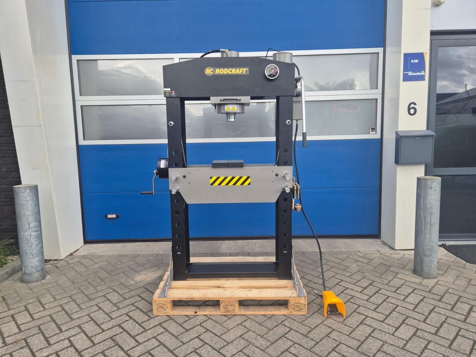 Foto 2 van RODCRAFT Werkplaatspers Hydro-pneumatisch 75 TON NU ACTIE!