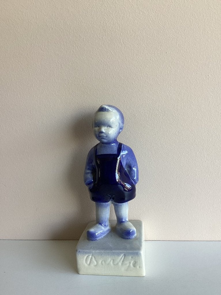 Beeldje van Bartje Delfts blauw van Suze Boschma-Berkhout, Ophalen of Verzenden, Zo goed als nieuw, Mens