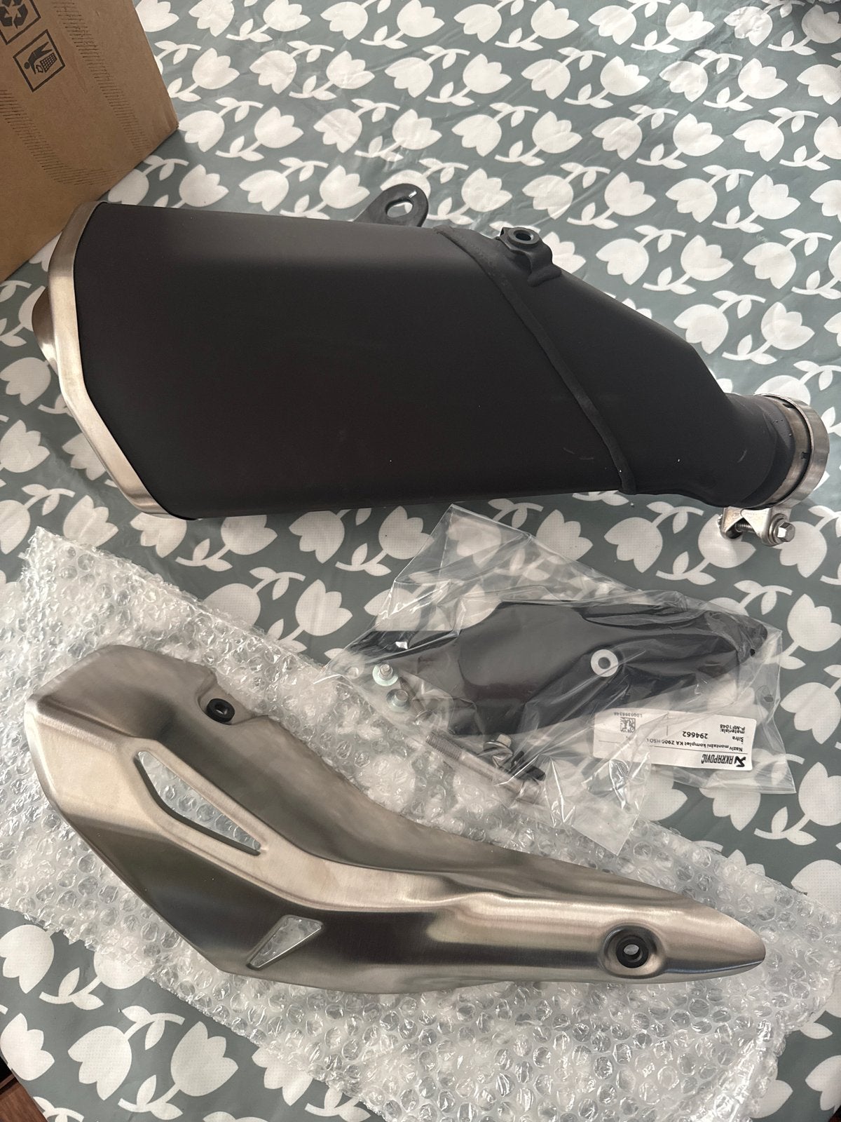 Kawasaki Z900 (2025/2026) originele uitlaat - Nieuw, Ophalen, Nieuw