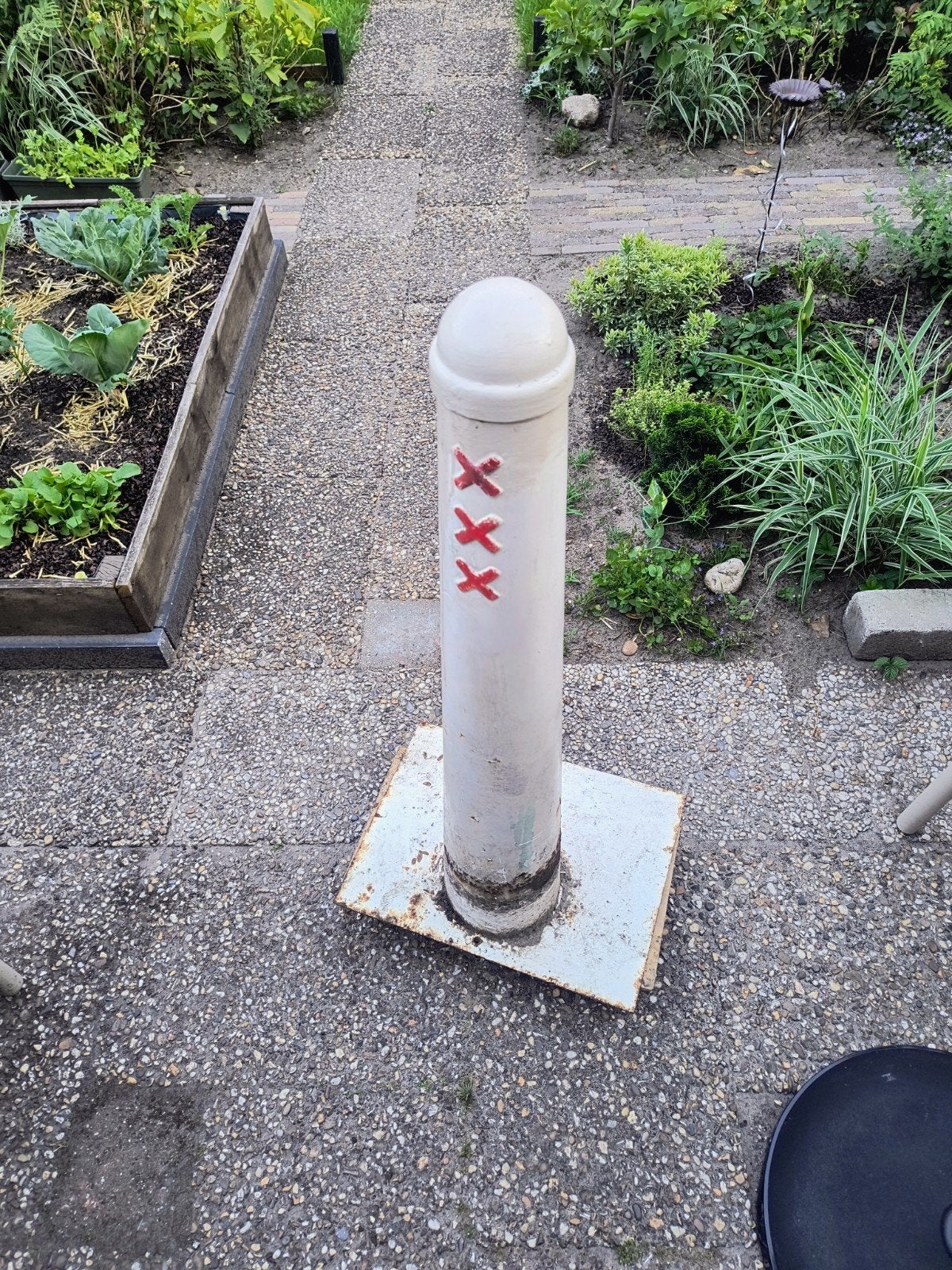 Amsterdammertje wit met drie rode kruizen, Ophalen, Gebruikt