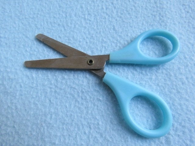 1 EURO OF GRATIS Kleuterschaartje lichtblauw NIEUW, Ophalen, Nieuw, Knutselen