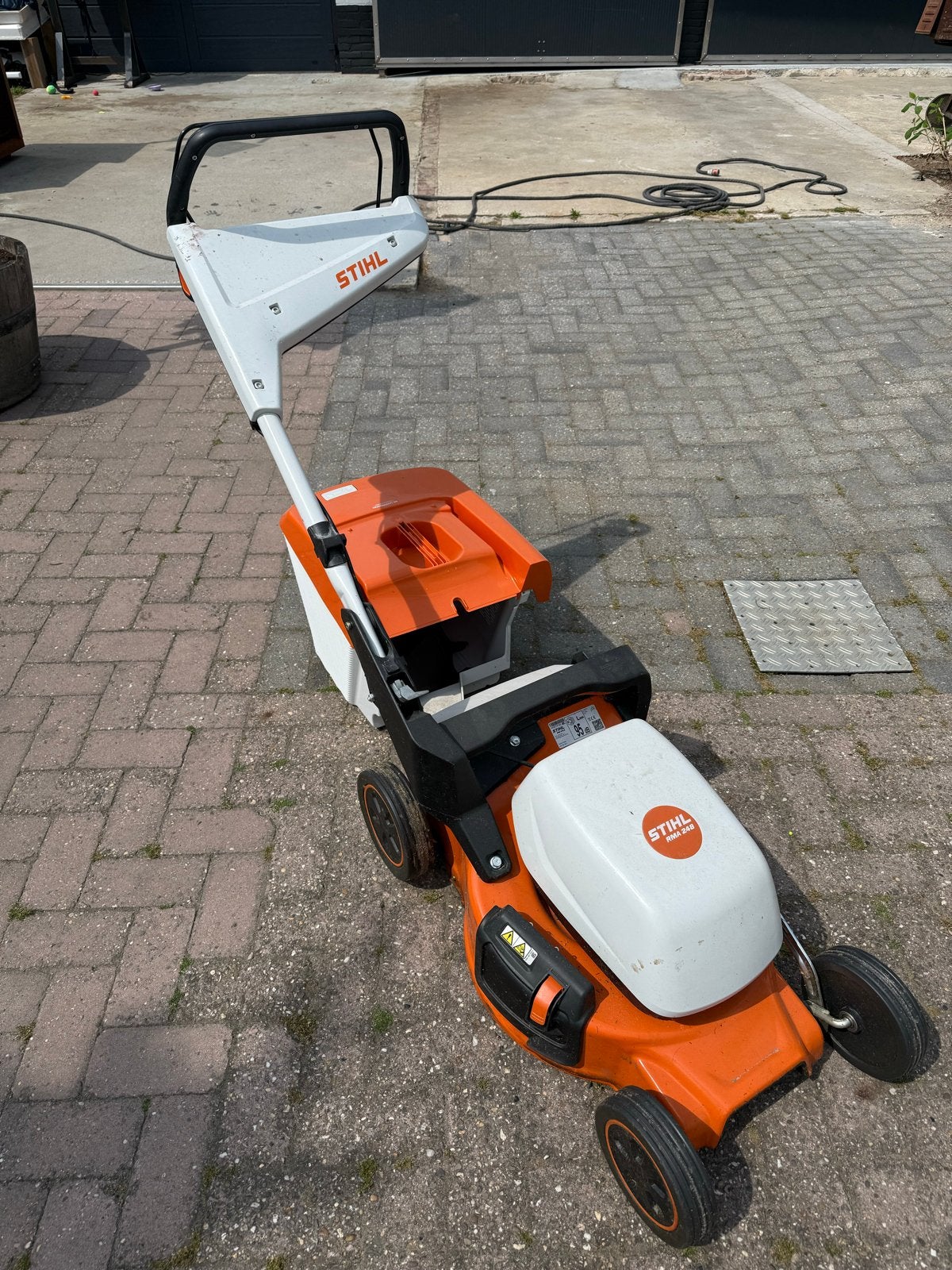 Stihl RMA 248 Accu Grasmaaier - Zo goed als nieuw, Ophalen, Cirkelmaaier, Accu-grasmaaier, Zo goed als nieuw
