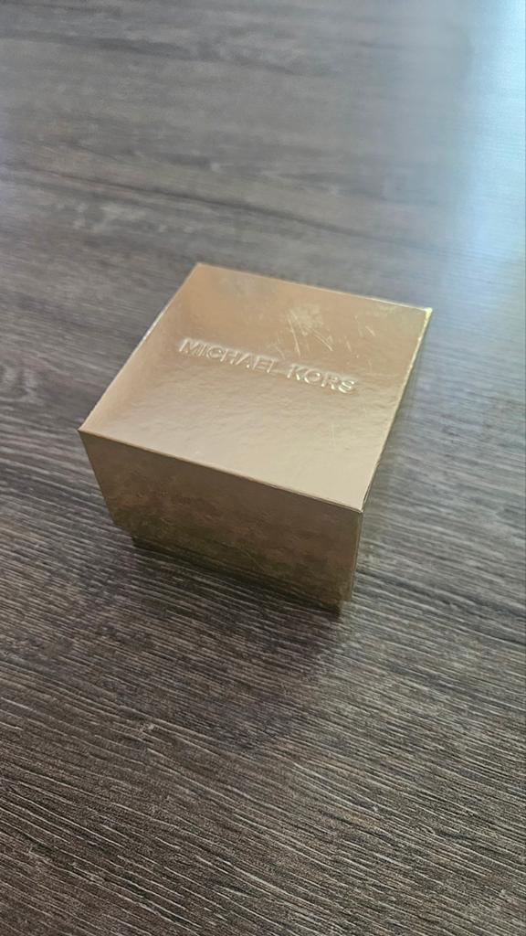 Michael Kors geschenkdoosje goud, Ophalen of Verzenden, Zo goed als nieuw