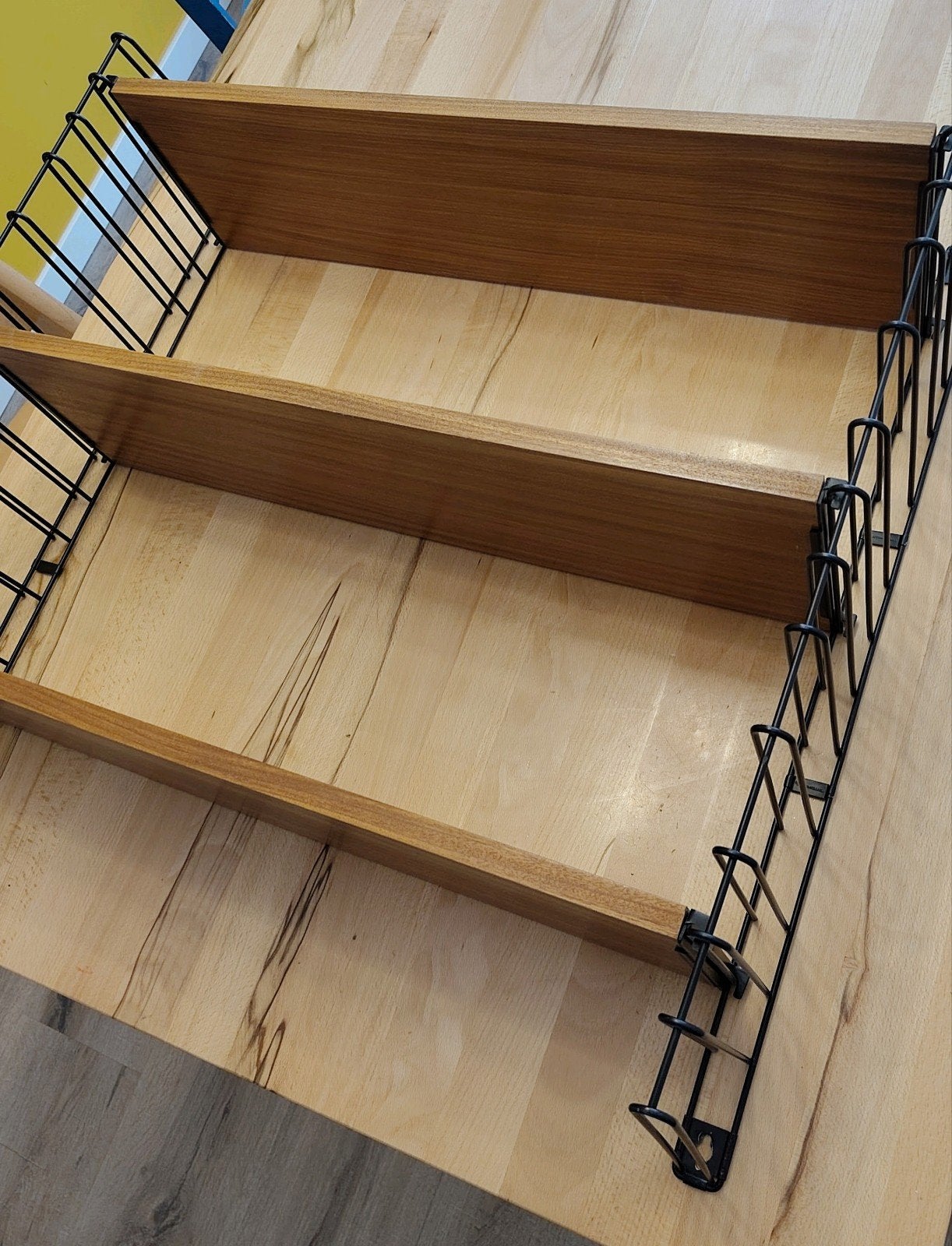 Tomado Vintage Wandrek met 3 planken., Huis en Inrichting, Woonaccessoires | Wandplanken en Boekenplanken, Ophalen of Verzenden