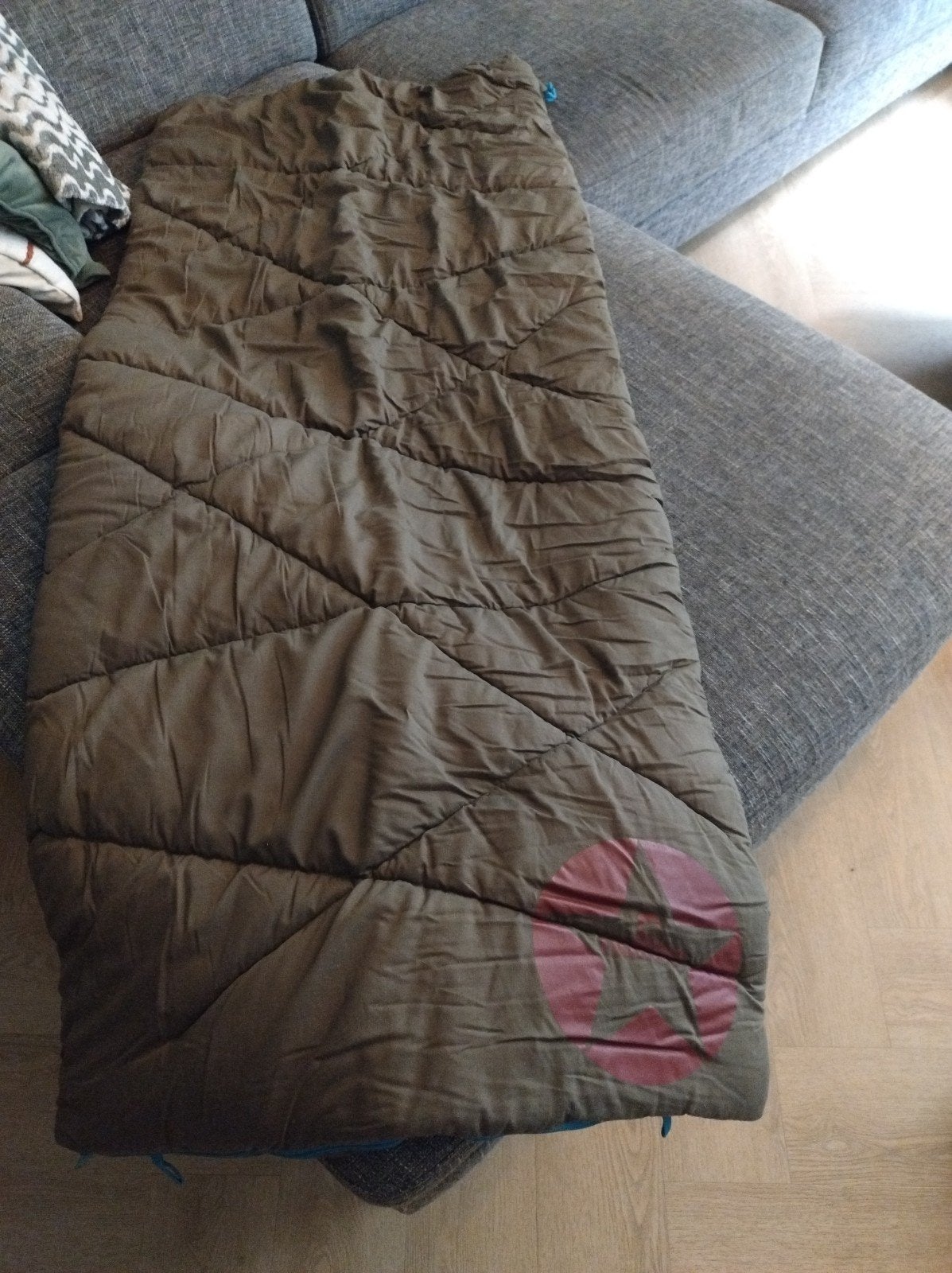 Nomad Sleepy Hero kinder slaapzak - Comfortabel en warm, Ophalen of Verzenden, Gebruikt