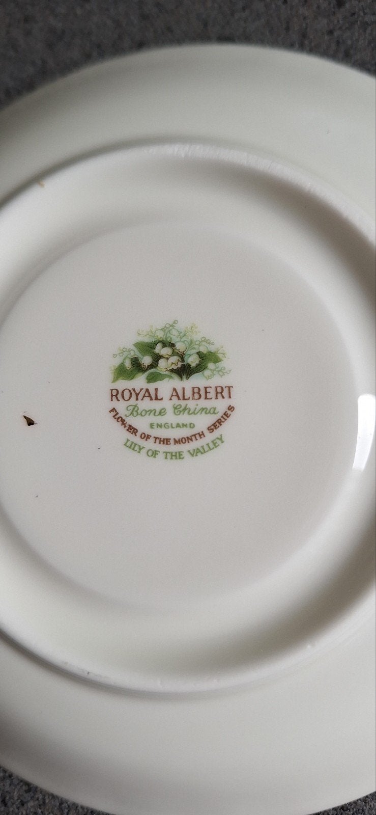 Royal Albert  May-lelietje-van-dalen kop en schotel- groot, Ophalen