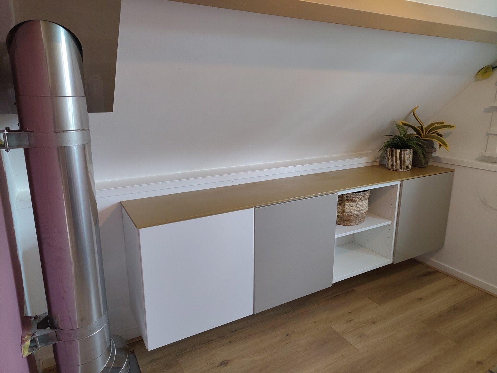 Zo goed als gratis wandkast / dressoir / hangkast besta, Huis en Inrichting, Ophalen, Met deur(en), Zo goed als nieuw, 200 cm of meer