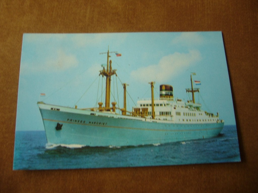 HOLLAND AMERICA LINE =  M-V. PRINSES MARGRIET, Ophalen of Verzenden, 1960 tot 1980, Gelopen, Voertuig