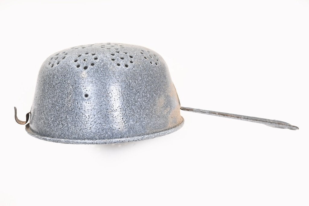 vergiet gemaakt van duitse helm, Verzamelen, ., Overige soorten, Ophalen of Verzenden, .