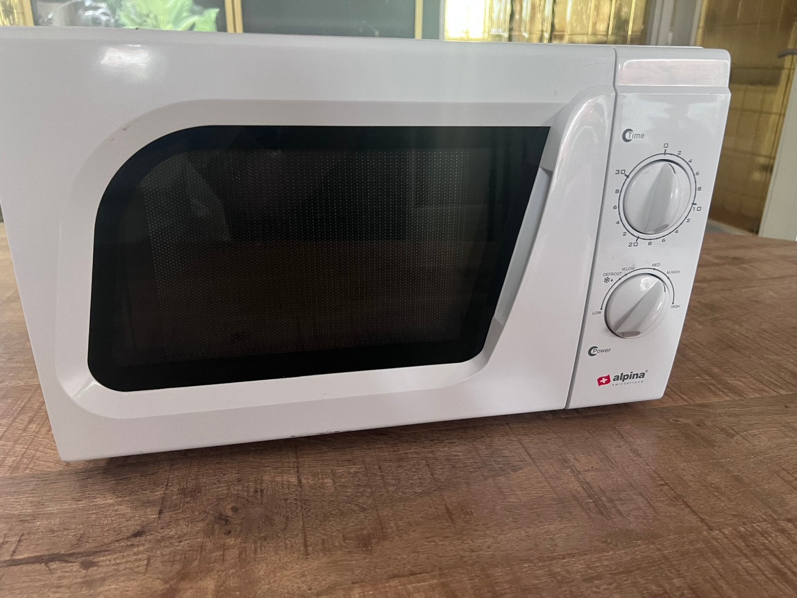 Magnetron Alpina 700 watt geschikt o.a. voor camping, Ophalen, Zo goed als nieuw