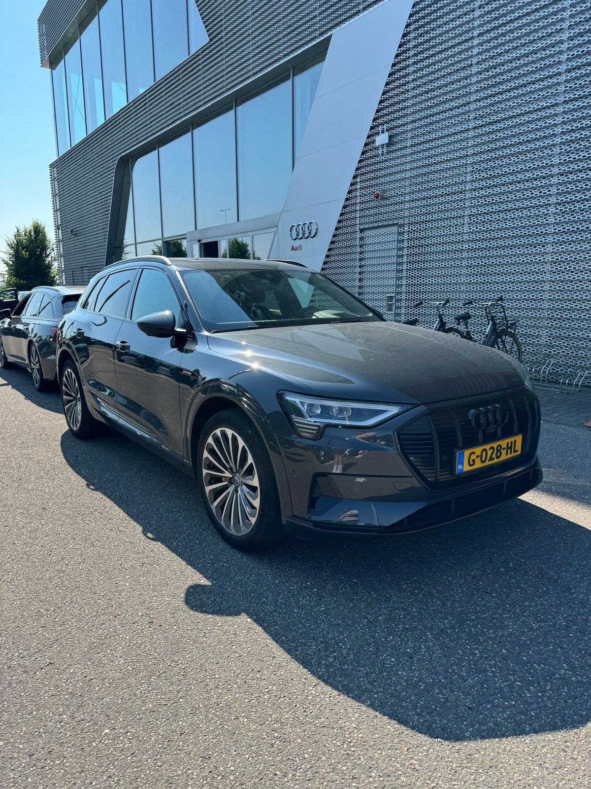 Audi E-tron 55, Pano, B&O, HUD, NL Auto, VOL OPTIES! 90% SOH, Automaat, 131 €/maand, 1800 kg, Zwart