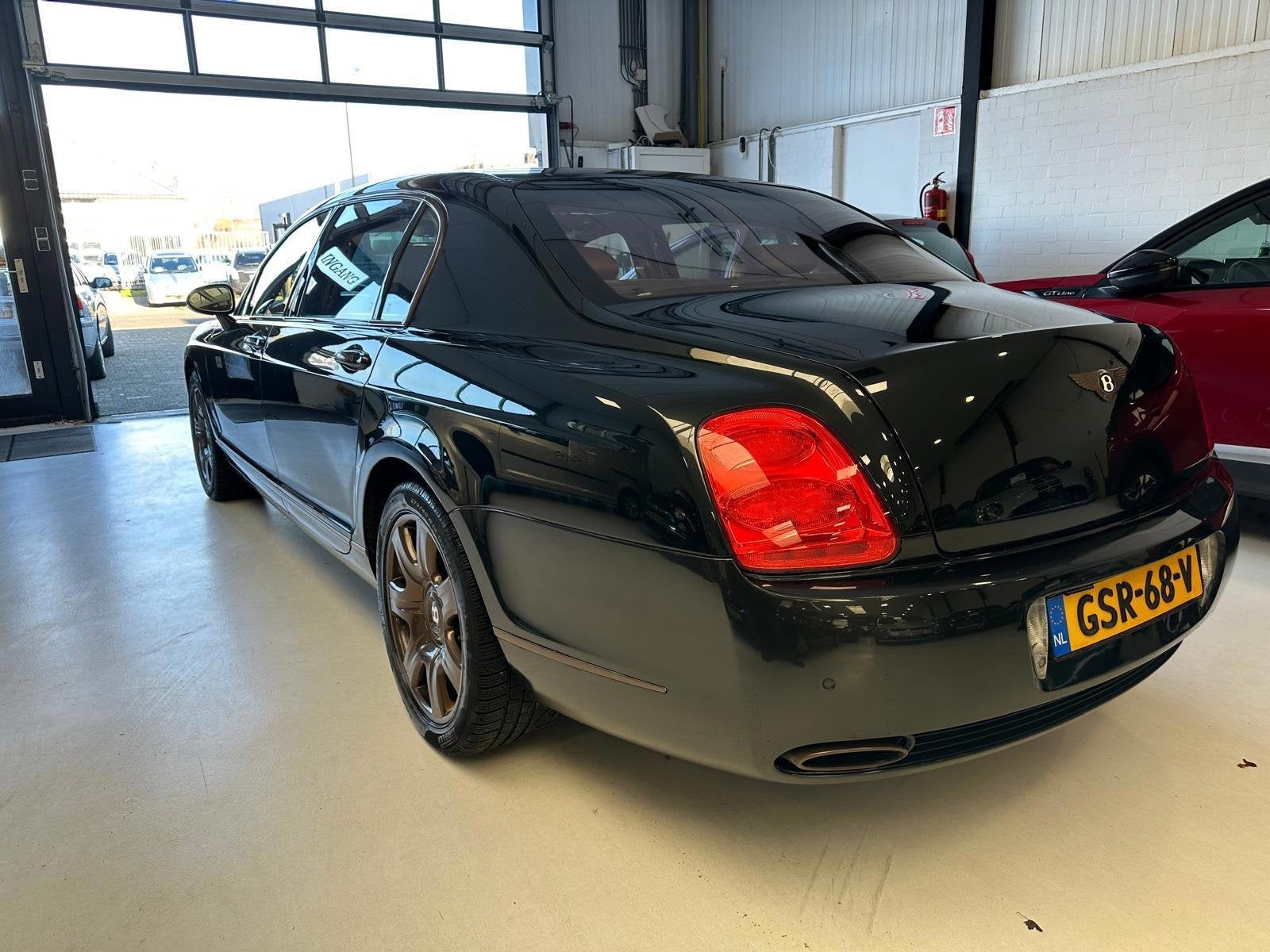 Bentley Continental Flying Spur 6.0 W12 /560PK MASSAGE/STOEL, Auto's, Bentley, Automaat, 12 cilinders, 4 stoelen, Zwart