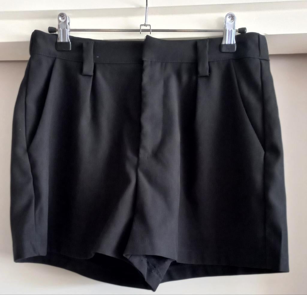 Zwarte korte broek met zakken maat 38, Kleding | Dames, Maat 38/40 (M), Kort, Zwart, Ophalen of Verzenden