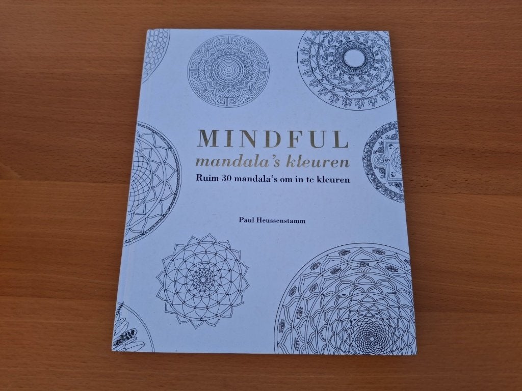 Mindful mandala's kleuren, Boeken, Hobby en Vrije tijd, Ophalen of Verzenden, Zo goed als nieuw, Tekenen en Schilderen