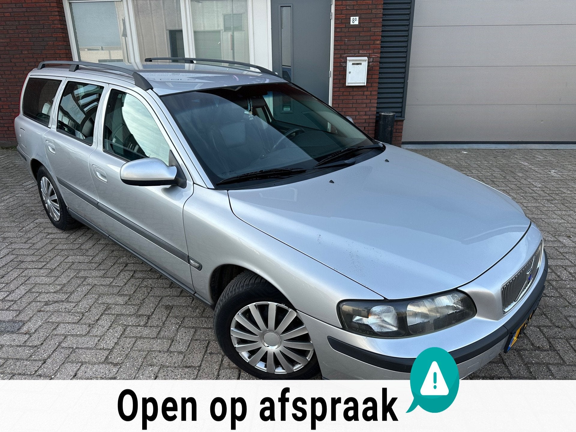 Volvo V70 2.4 / Leder / Airco / MF Stuur, Auto's, Voorwielaandrijving, Met garantie (alle), Leder en Stof, 170 pk