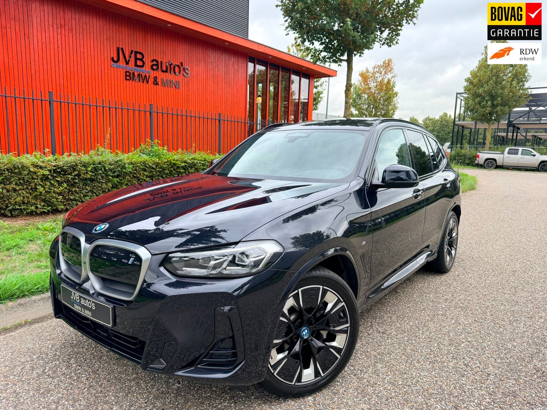 BMW IX3 Impressive, M-sport, pano, H&K, Trekhaak, head-up, Achterwielaandrijving, Gebruikt, 82 kWh, 1333 min
