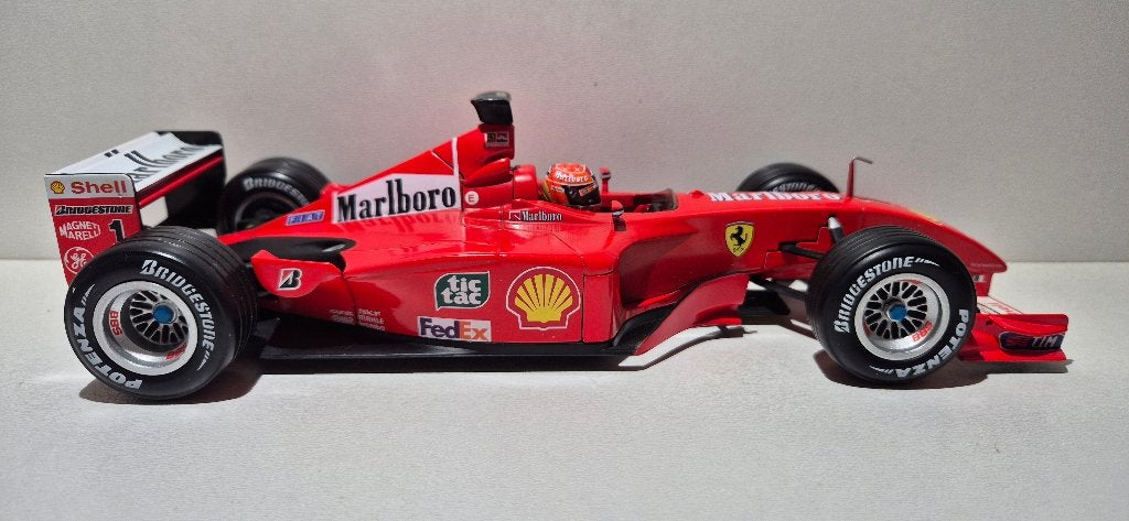 F1 Ferrari F2001 Marlboro Michael Schumacher 1/18, Ophalen of Verzenden, Zo goed als nieuw, Auto, Hot Wheels