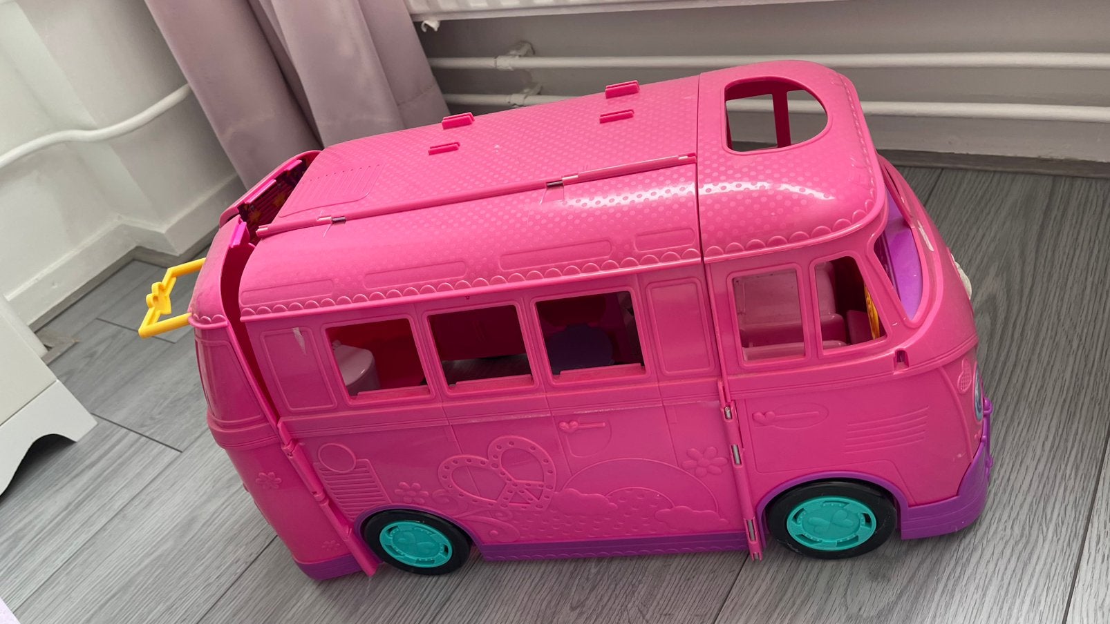 Leuke roze speelgoed caravan, Ophalen, Gebruikt