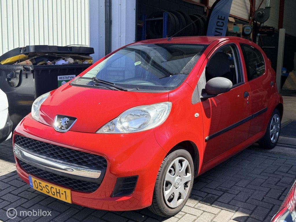 Peugeot 107 1.0-12V XR airco 5 deurs inruilkoopje nieuwe apk, Voorwielaandrijving, Euro 5, Gebruikt, 4 stoelen