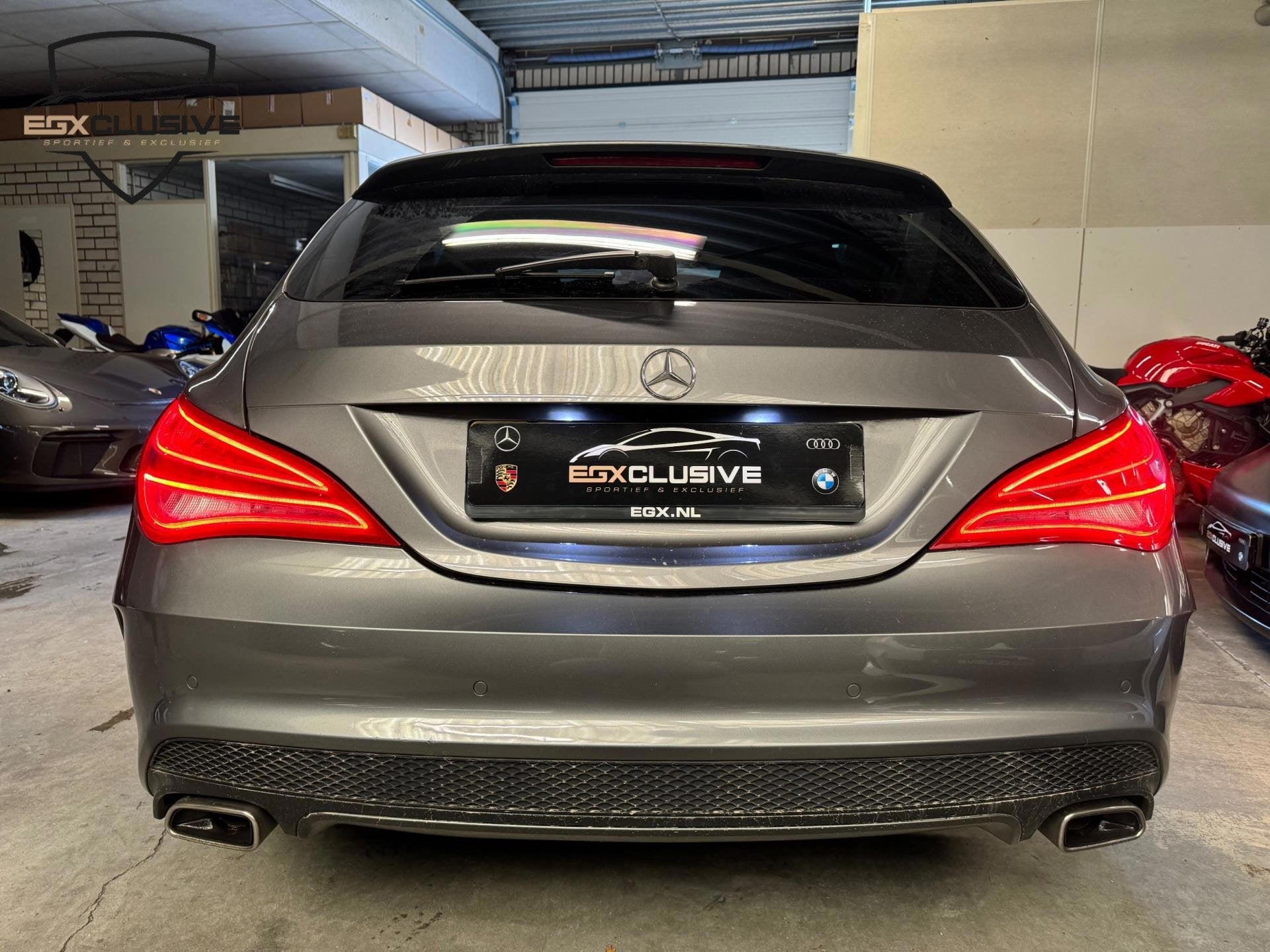 Mercedes-Benz CLA200 Shooting Brake AMG Edition Dealer onder, Auto's, CLA, 730 kg, Gebruikt, 84 €/maand