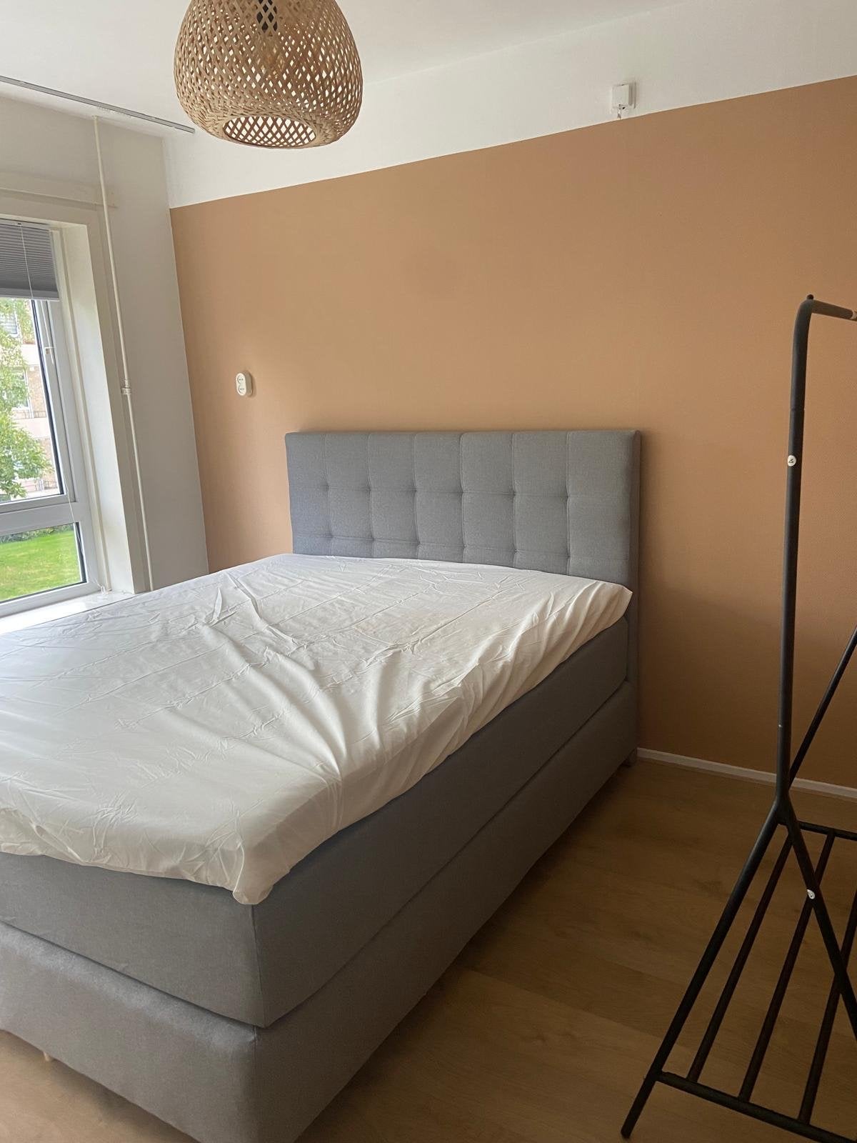 Grijze boxspring 160x200, Ophalen, Tweepersoons, Zo goed als nieuw, 200 cm