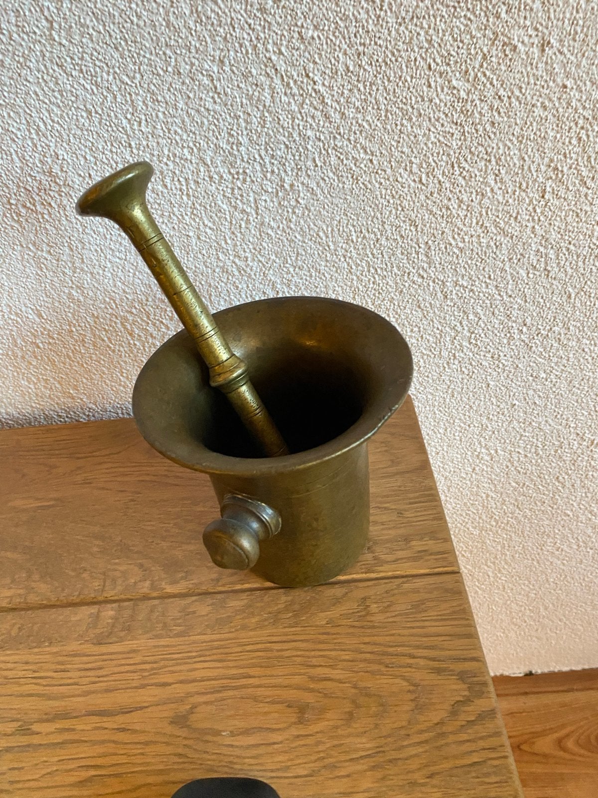 Antieke bronzen apothekers vijzel met stamper, Ophalen