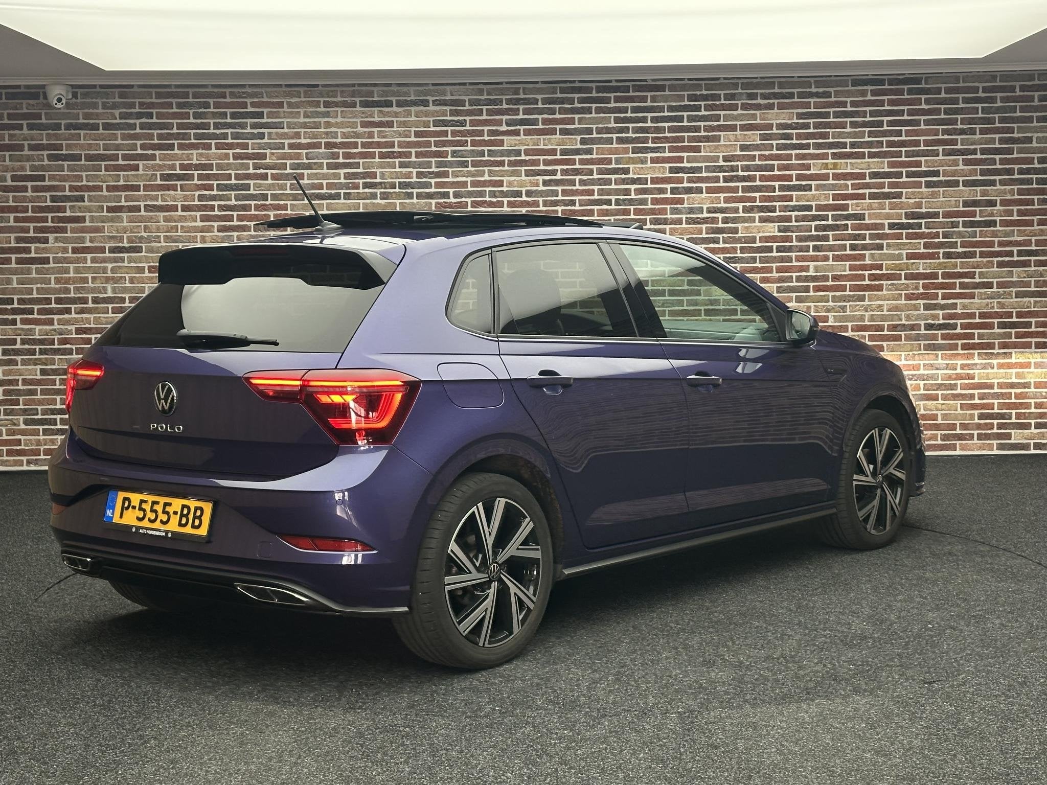 Volkswagen Polo 1.0 TSI R-Line Business IQ VIRTUAL PANORAMA, Stof, Gebruikt, Euro 6, Overige kleuren
