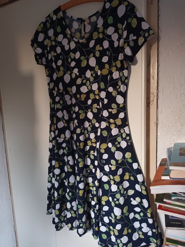 CBZA Jurk zomerjurk blauwe witte groene bladeren mt M 40, Maat 38/40 (M), CBZA, Blauw, Ophalen of Verzenden