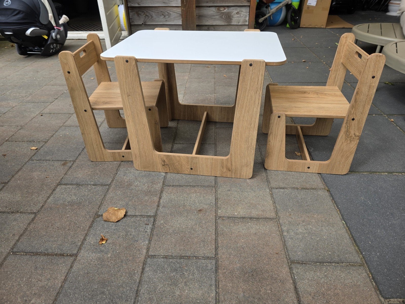 Kindertafel met stoelen - Ideaal voor spelen en leren, Ophalen, Zo goed als nieuw, Tafel(s) en Stoel(en)