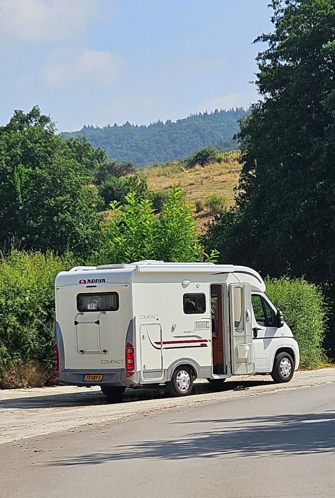 Zeer nette Adria Compact SP (2011) Fiat Ducato km 81.688, Caravans en Kamperen, Ringverwarming, Fiat, Airbags, Tot en met 3