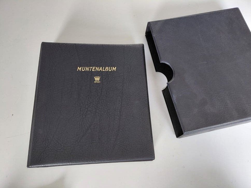 Luxe importa muntalbum met 22 bladen met hoes, Postzegels en Munten, Munten en Bankbiljetten | Toebehoren, Ophalen of Verzenden