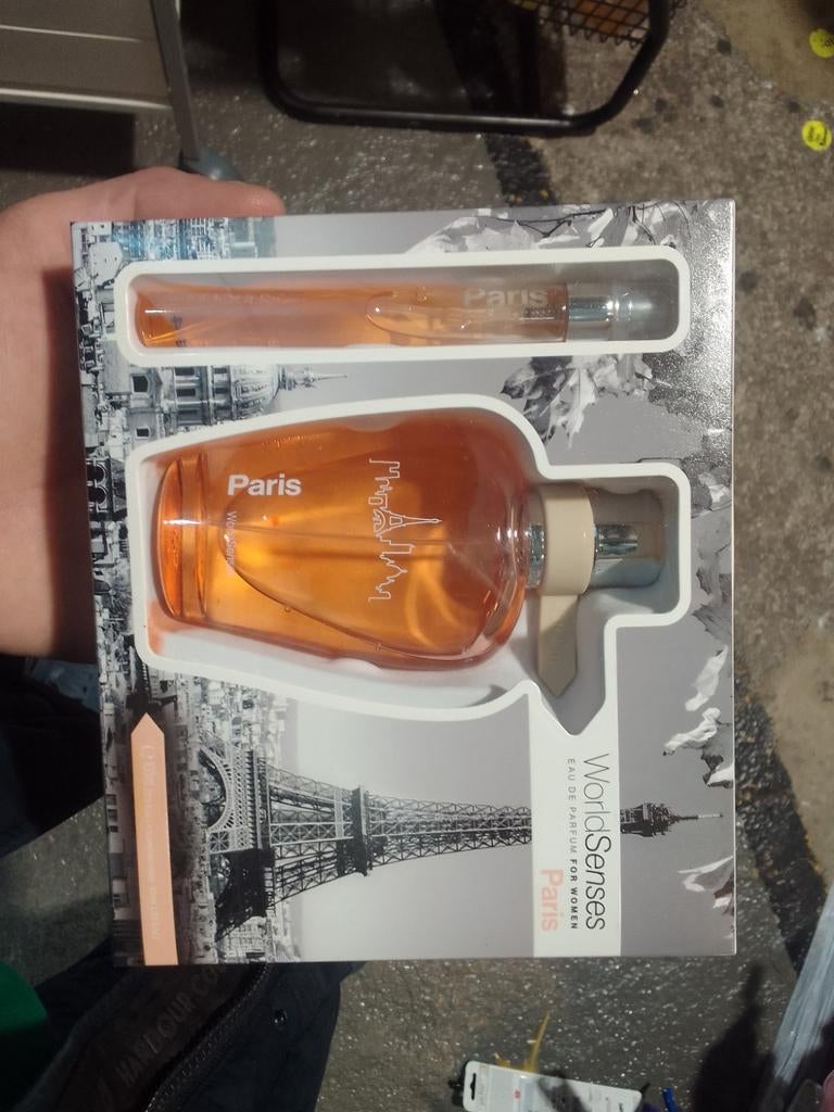 WorldSenses Paris damesparfum set (partij), Sieraden, Tassen en Uiterlijk, Uiterlijk | Parfum, Vmm concepts, Ophalen of Verzenden