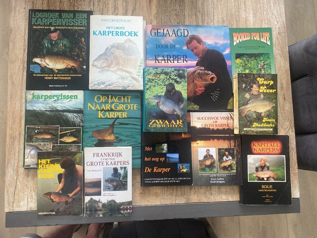 Ca. 25 boeken over karpervissen, Ophalen, Gebruikt, Overige typen