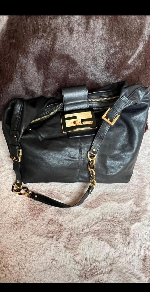 Authentic Fendi Black Leather Bag, Sieraden, Tassen en Uiterlijk, Tassen | Damestassen, Ophalen of Verzenden, Zo goed als nieuw